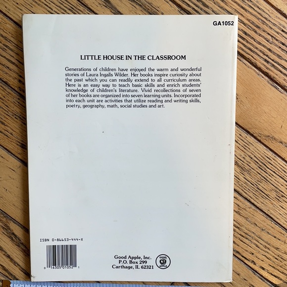 Vintage Little House on the Prairie Activity Book - Picture 6 of 7